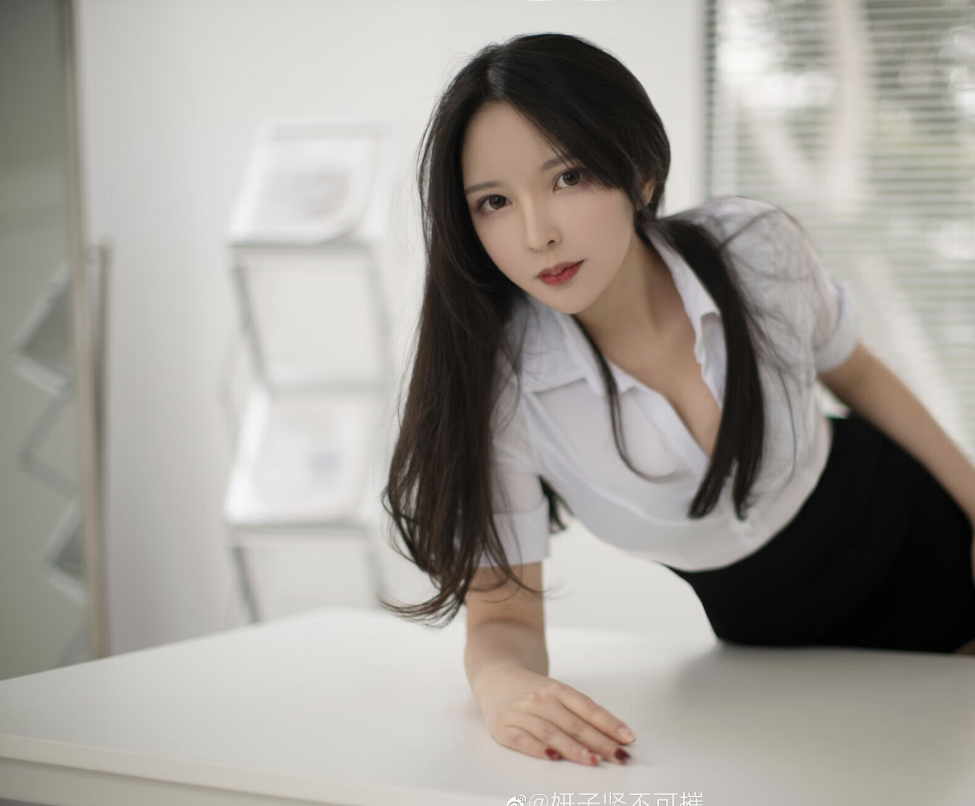 图片[2]-妍子坚不可摧魅力非凡：麻衣 cosplay 震撼全场，尽显坚不可摧之美-阿喵笔记分享